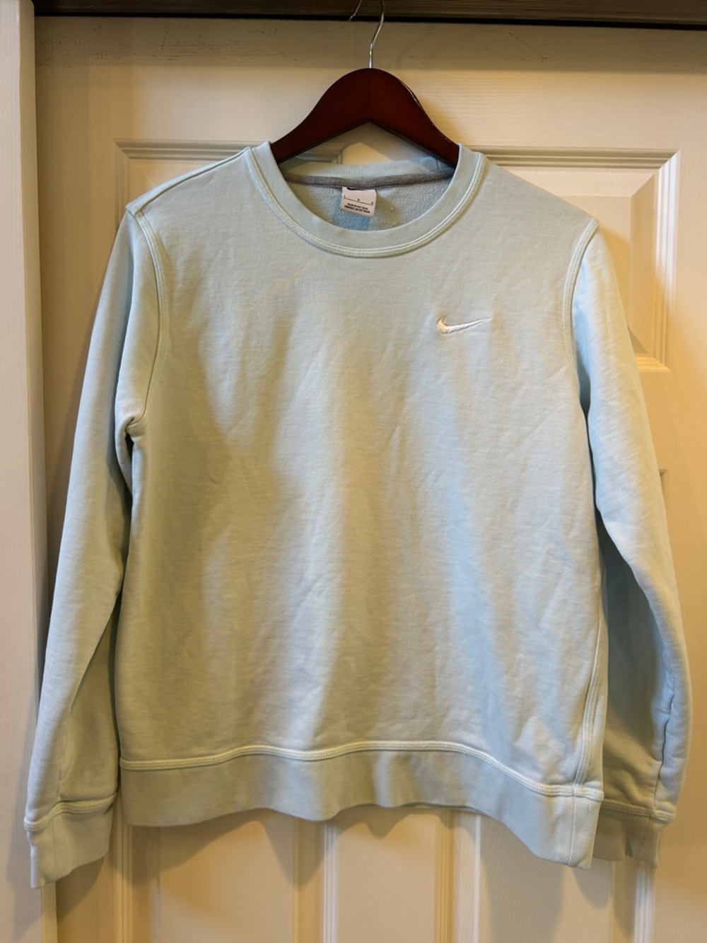 Nike women’s Pale Aqua Crewneck Sweatshirt